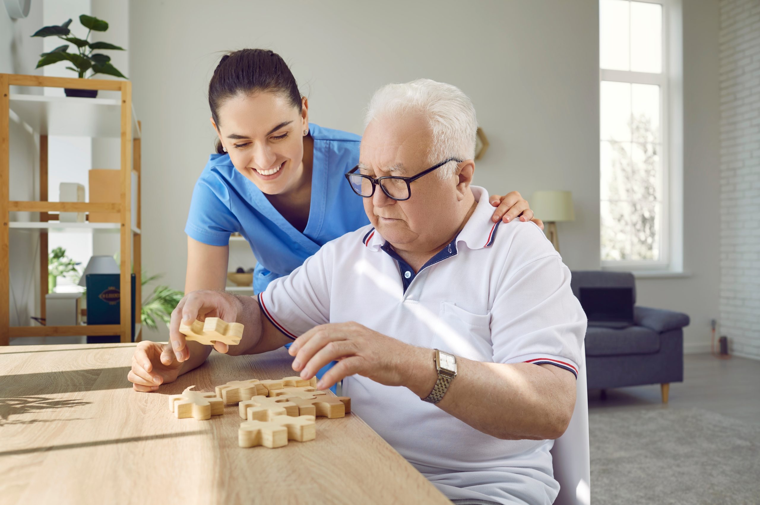 Cómo mejorar la calidad de vida de un paciente con Alzheimer en casa